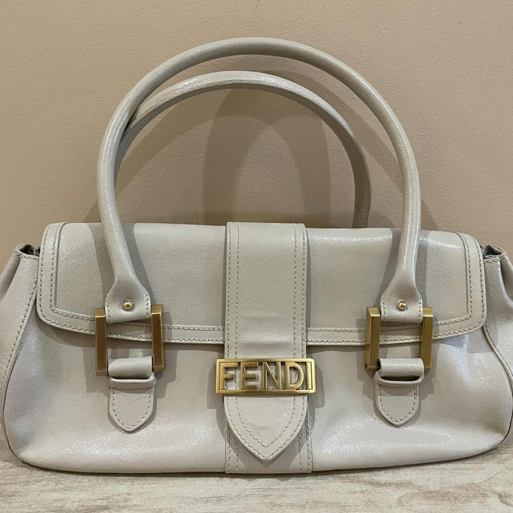 FENDI Baguette Handbag Ivory Leather Shoulder Bag Logo Purse Gold Hardware
